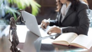 Податковий адвокат Львів — розблокування податкових накладних