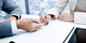 Складання договорів Львів — захист бізнесу
